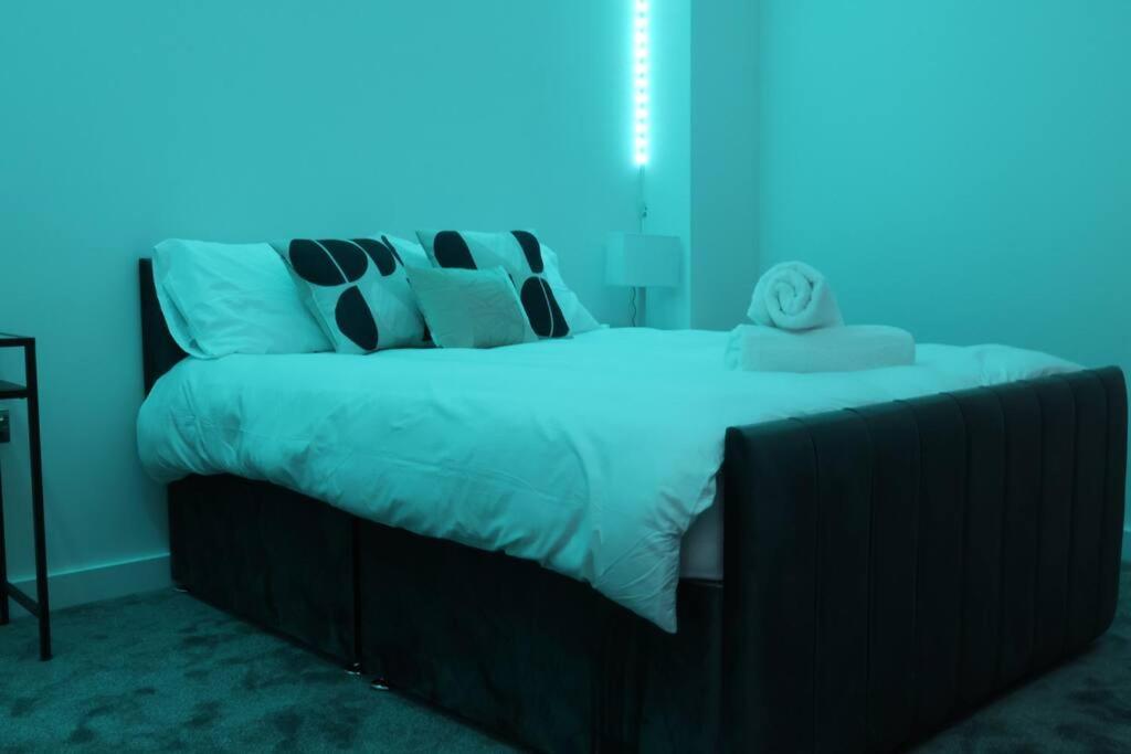 Modern House In Birmingham Villa ภายนอก รูปภาพ